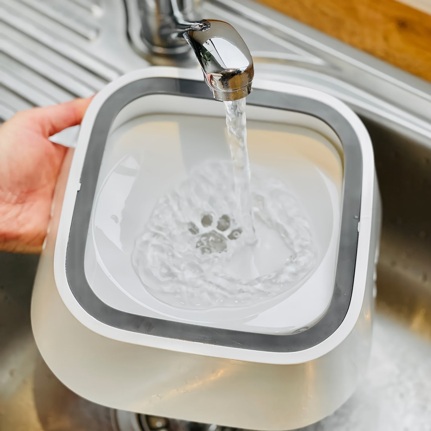Spill-Proof Pet Water Bowl for Dogs & Cats - Anti-Splash, Non-Slip Base with Floating Filter Design, Perfect for Travel & Home Use, Dog Water Bowl
