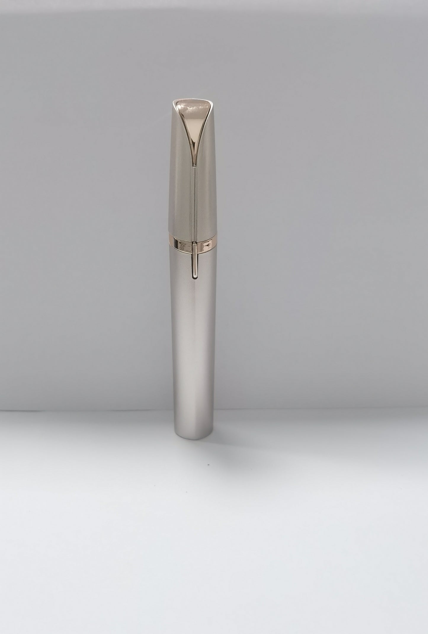 Mini Electric Eyebrow Trimmer – Painless Precision Hair Remover with LED Light